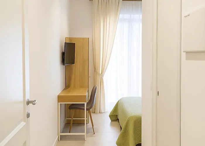 4 Seasons Trastevere Гостевой дом 4*